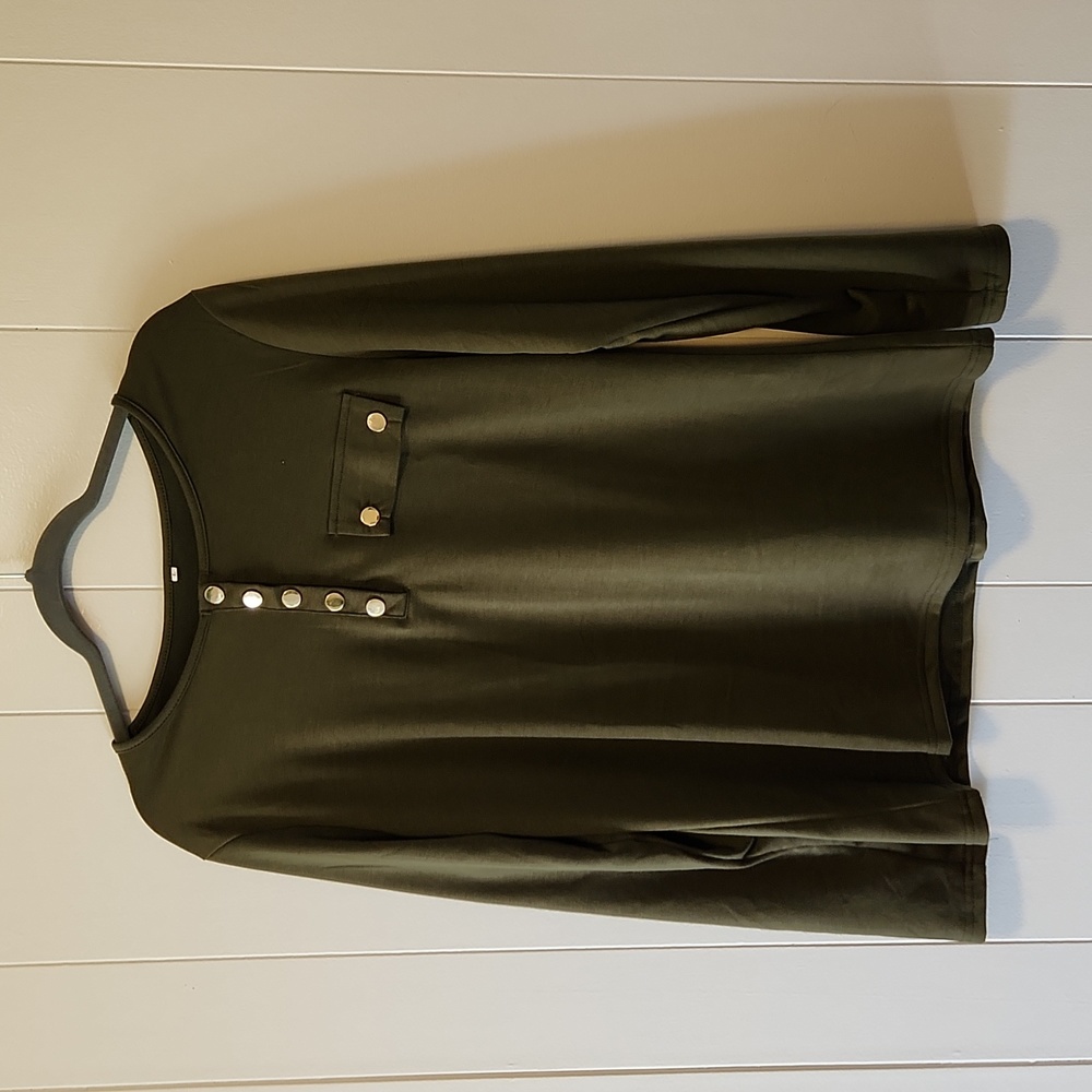 Long Sleeve Green Shirt with Snap Buttons